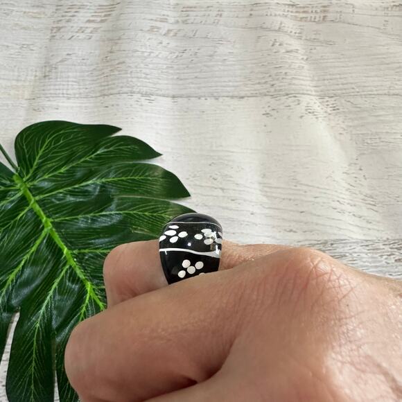 BOGO FREE BLACK WHITE DOTTED RING RETRO - Picture 5 of 7